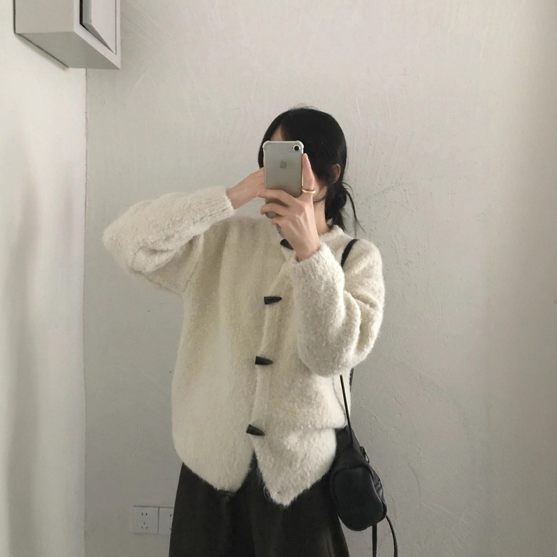Soft and Cute Lamb Woolen Sweater with Horn Buttons, Japanese Style, White, Sweet, Thickened, Comfortable Coat for Women, New Autumn 2025