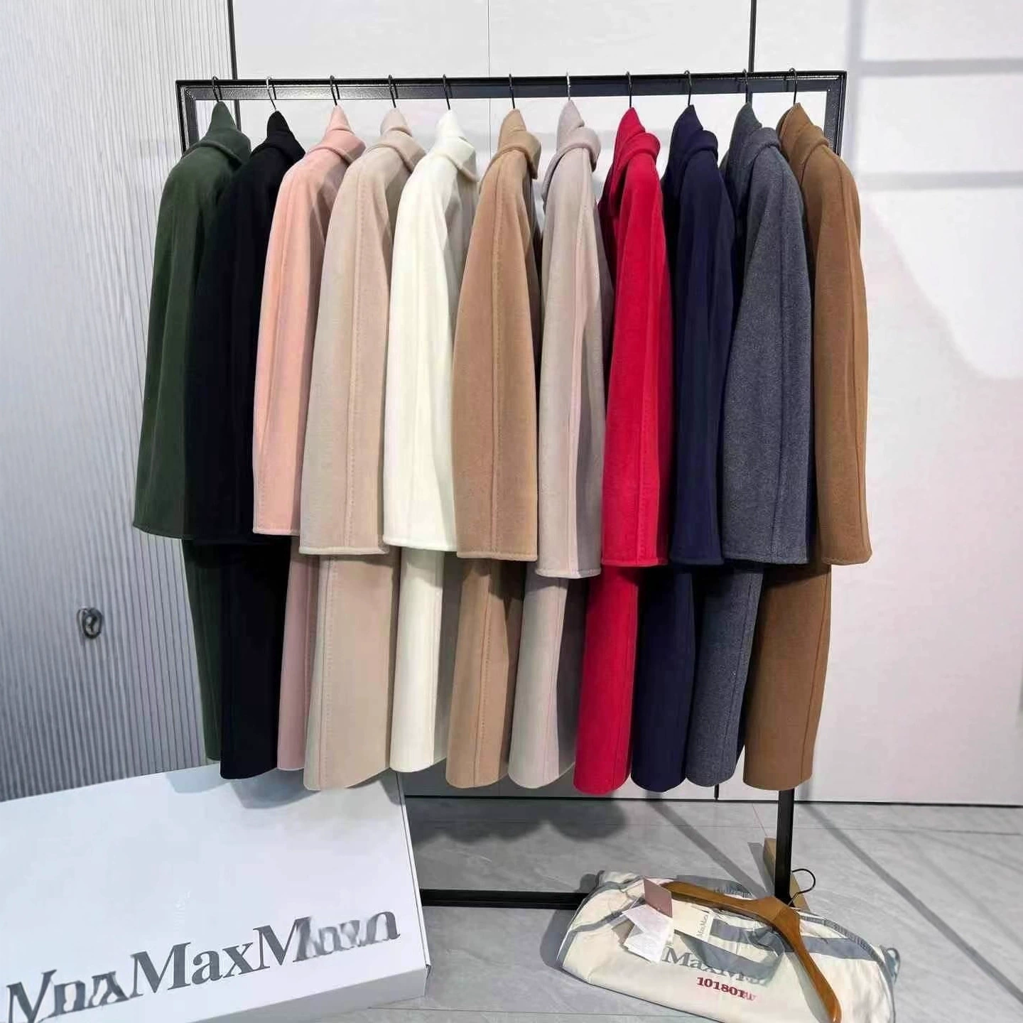 Пальто Max brand 101801, классическая модель, 10% кашемир, верная копия бренда M, осенне-зимнее пальто в наличии.