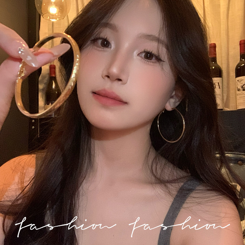 Pendientes de perlas para mujeres ins estilo simple alto sentido nicho temperamento pendientes en línea celebridad retro pendientes aguja de plata al por mayor