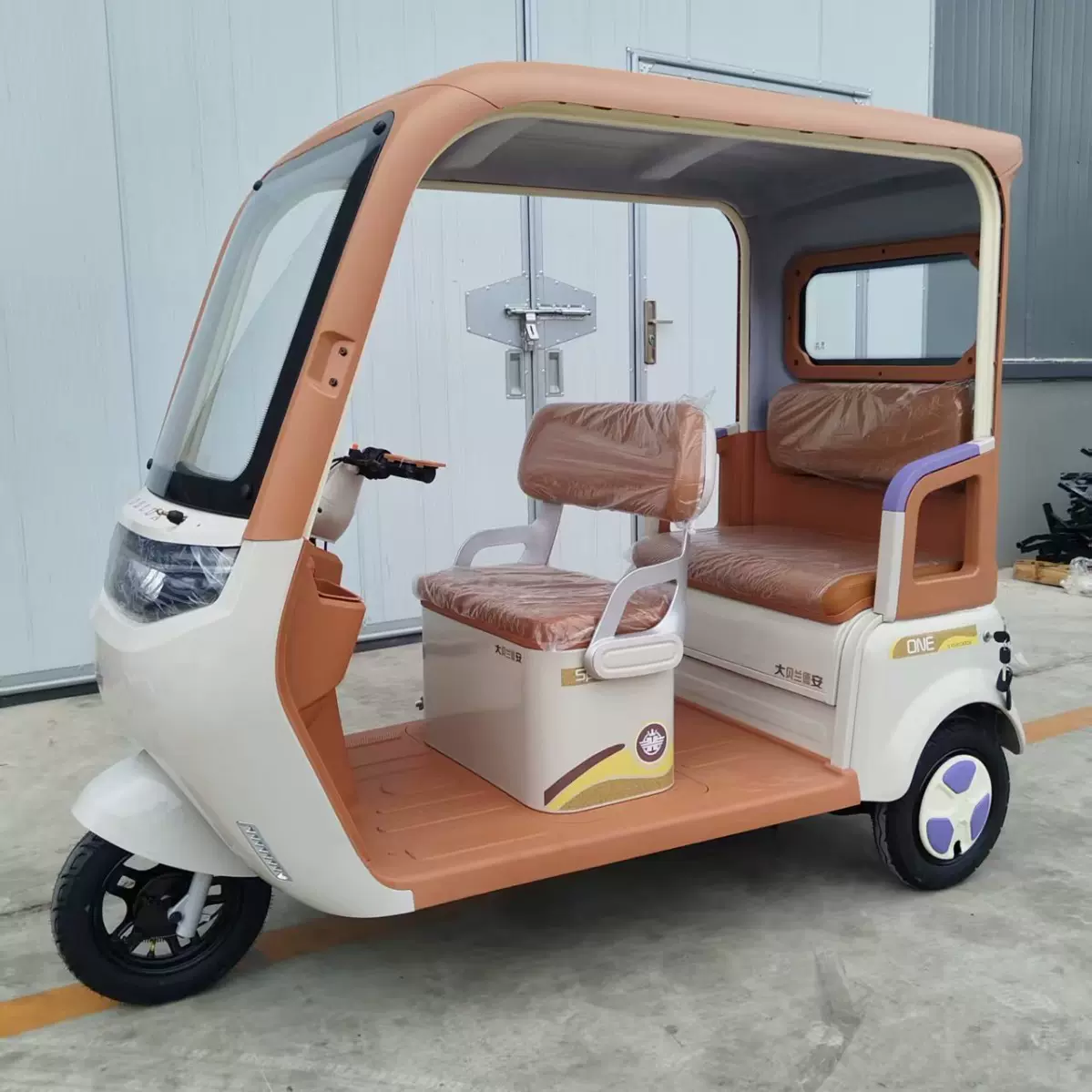 电动三轮车一体棚加宽双排座大功率源头厂家可上牌家用带棚三轮车