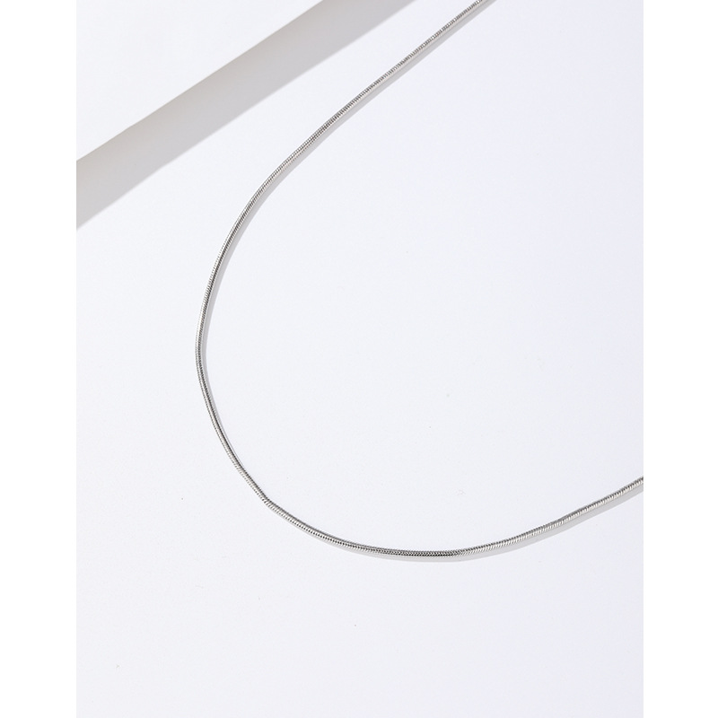 925 plata esterlina 1,5mm Cadena de hueso de serpiente redonda simple cadena de clavícula de los hombres de hip hop personalizado collar de alta calidad para las mujeres