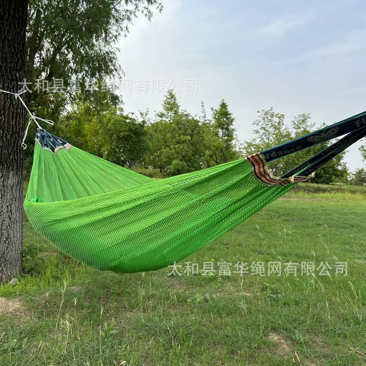 El fabricante Fuhua suministra una hamaca de malla de seda de hielo, transpirable, con tela de malla pequeña, en un bolsito pequeño para acampar. image 11