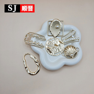�W���Ȼ����ߴ绨�y·�A�ƴ�����Ӿ�b�u��λ�Ͻ��A���Ʒ��