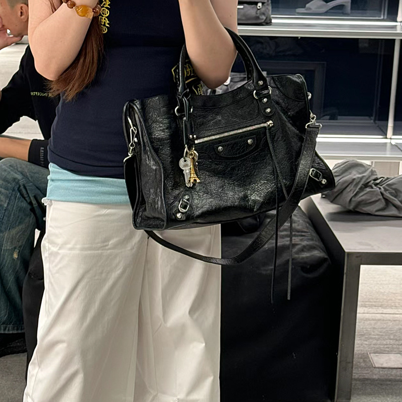 2026 New B-Brand Le City Women's Motorcycle Bag, Cool Girl Retro Studded Oil Wax Leather Handbag & Crossbody Bag - Thumbnail 2