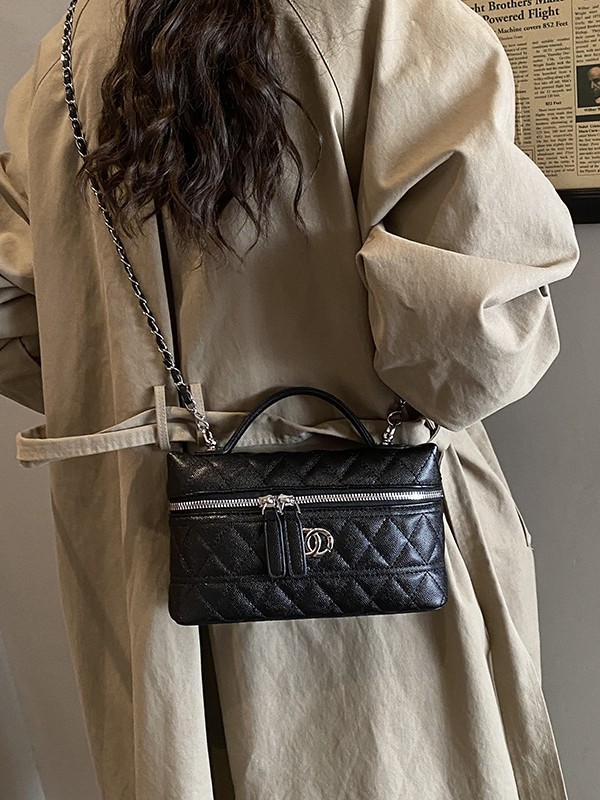 Alta sensación universal bolso de mano pequeño para mujeres 2025 nueva moda transfronteriza cadena de moda diamante bolso de hombro