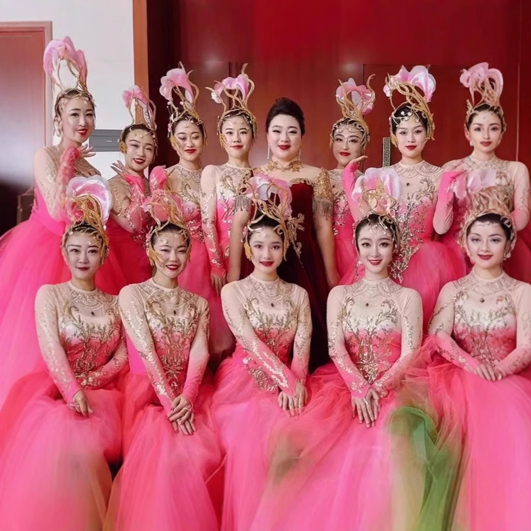 春晚同款万事如意开场舞大摆裙演出服女大气现代歌伴舞连衣裙服装