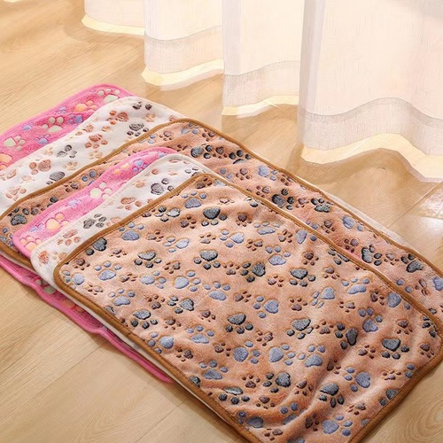 Winter Warmth Coral Fleece Blanket Manufacturer's Stock Dog Bed Mat Wholesale Dog Blanket Pet Supplies Fleece Blanket
