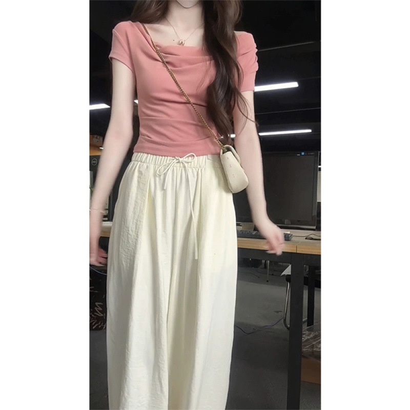 ドーパミンピンクスイングカラーフロントショルダースリム半袖Tシャツシックで美しいワンショルダーショートトップ女性夏