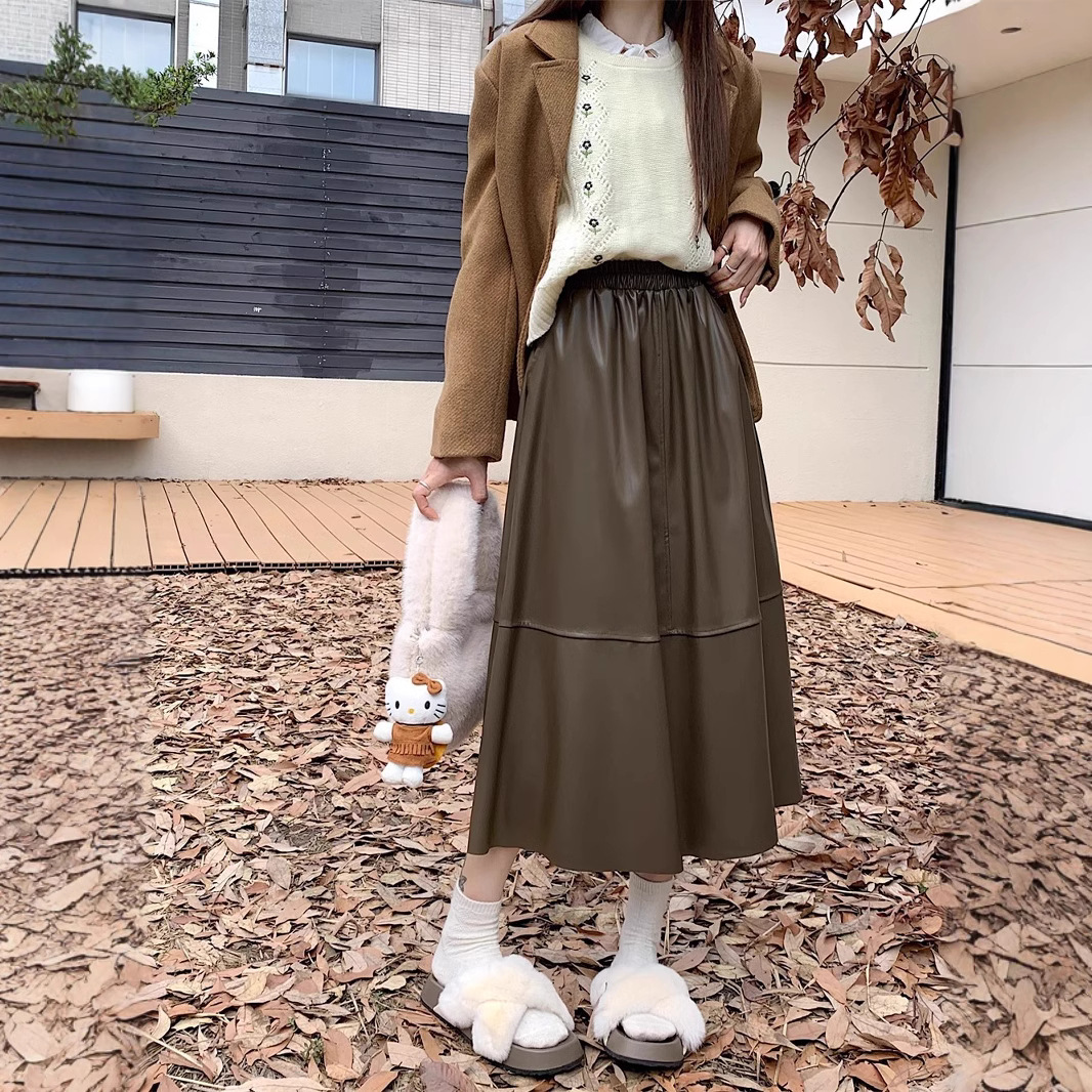 黑色a字皮裙半身裙女2025秋冬季新款高腰pu皮中长款休闲包臀伞裙