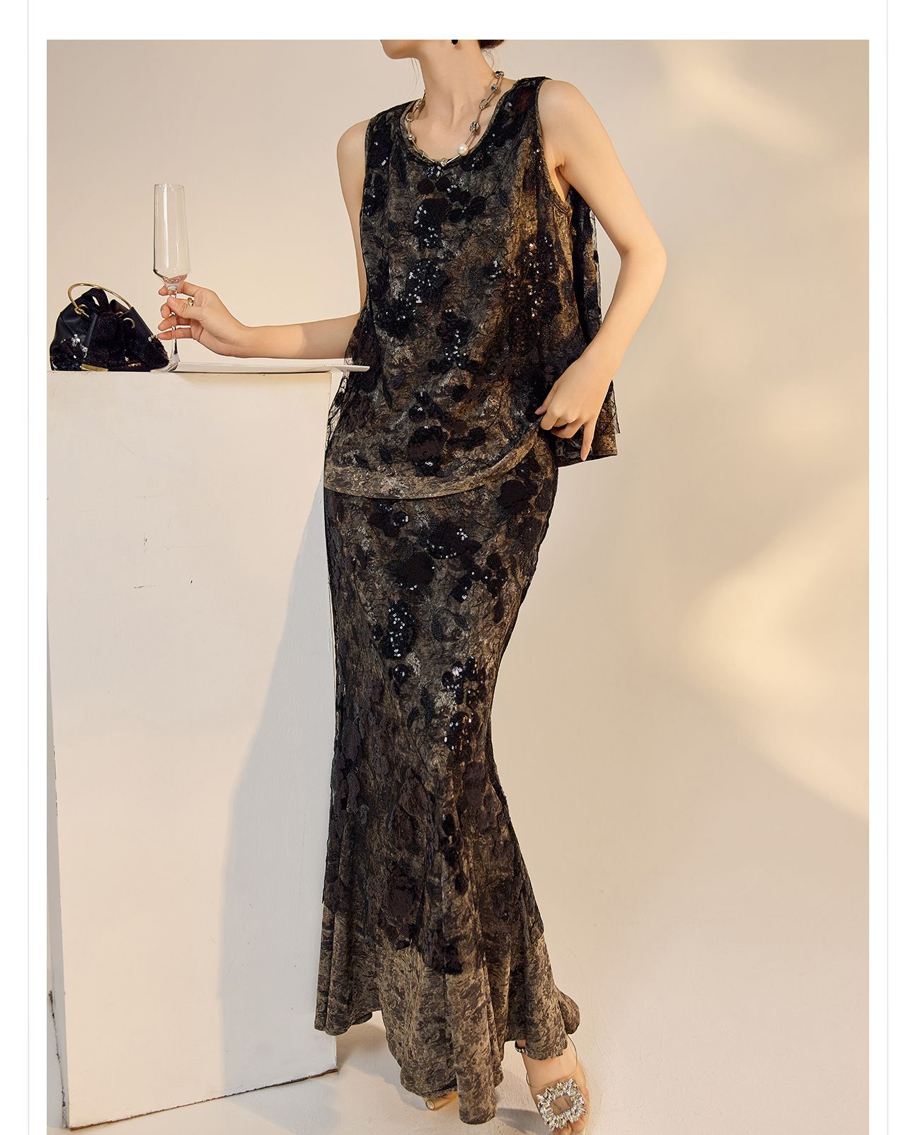 Bộ vest nữ phong cách Trung Quốc mới mùa hè 2026, thêu sequin, chân váy ngắn và áo vest — Chân váy màu trắng be, Chân váy đen cao cấp, Gilê đen cao cấp, Gi lê màu trắng be chi tiết 30