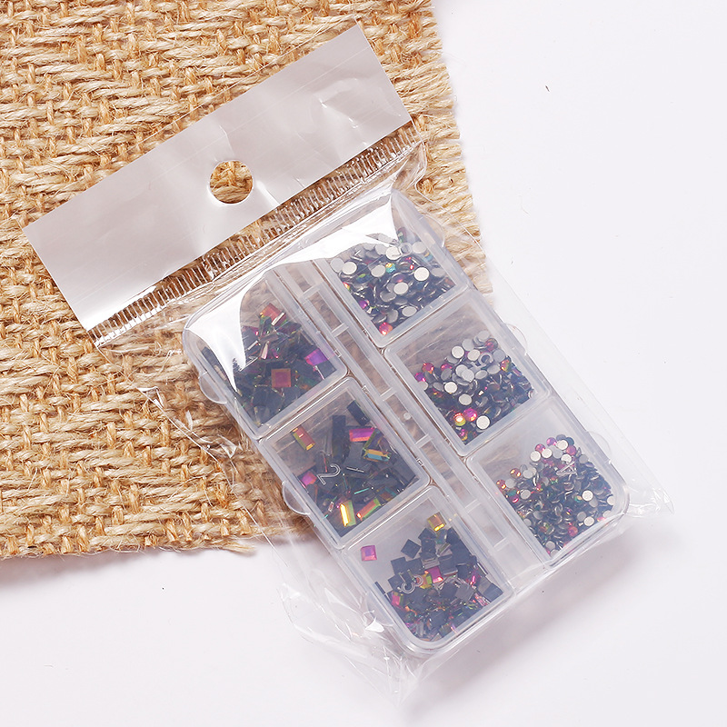 Transfronterizos para taladro de fondo plano en línea, taladro de espejo especial de manicuras ultra-flash, mezcla de pequeños diamantes transparentes, conjunto multicolor de 6 cuadrículas