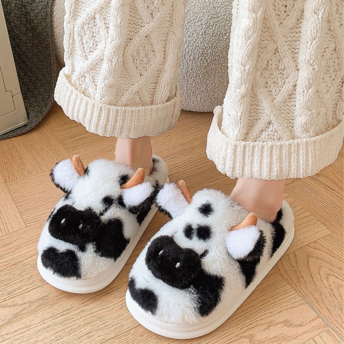 Zapatillas de algodón interior de vaca de manchas transfronterizas para mujeres de otoño y invierno calentamiento de peluche grueso zapatillas casuales