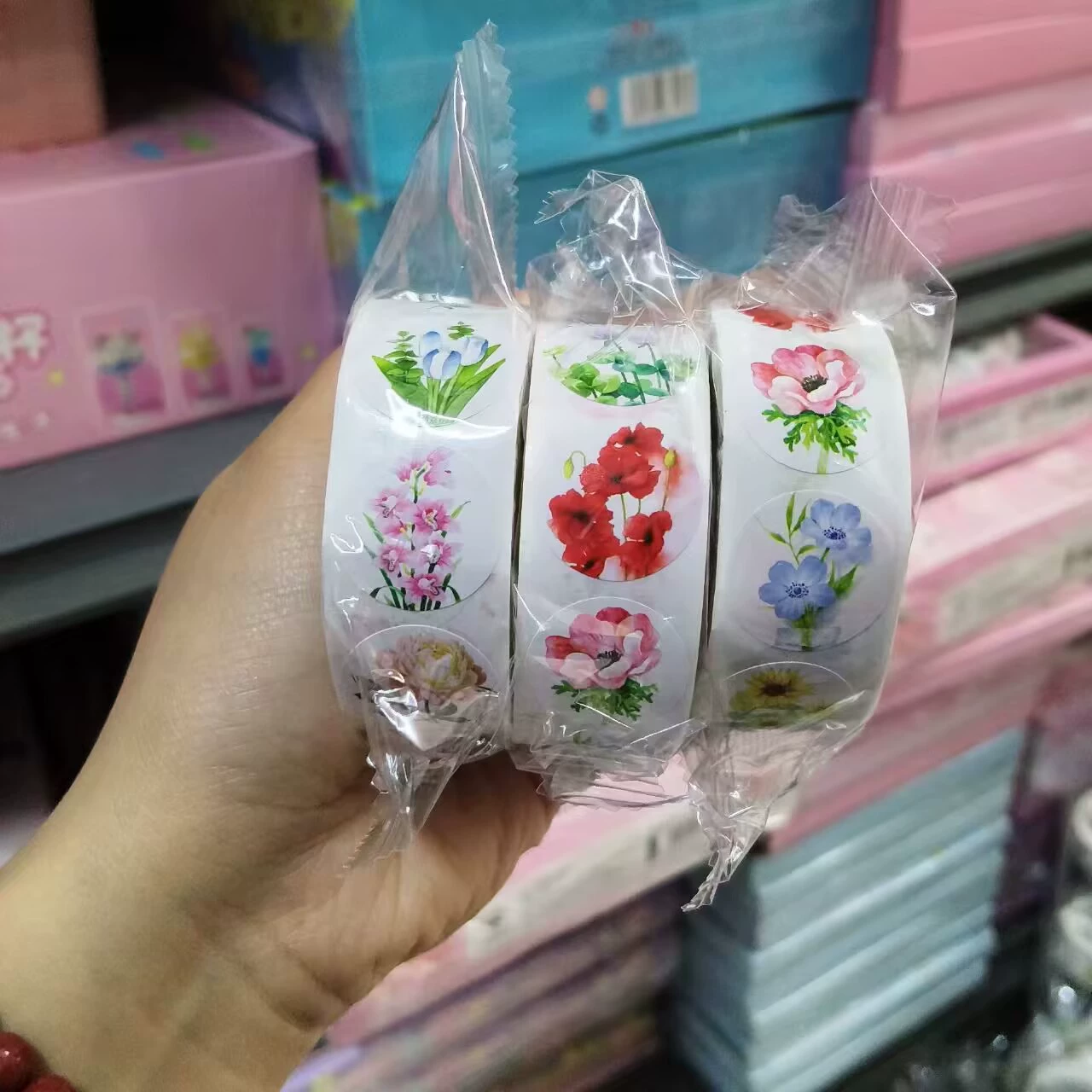 Стикерплот (Sanrio) милый карикатурный бумажный скотч — декоративная канцтовары, 500 наклеек на рулоне