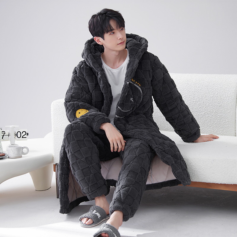 Pijamas de invierno para hombre 2024, bata acolchada de tres capas de longitud media, forro polar coral cálido con capucha, informal y grueso para uso exterior