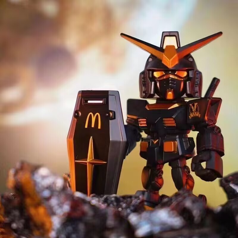 マクドナルド共同ブランドブラックゴールドガンダム共同ブランドアンガスフィギュアオリジナルメカおもちゃ子供モデル人気の装飾品|undefined