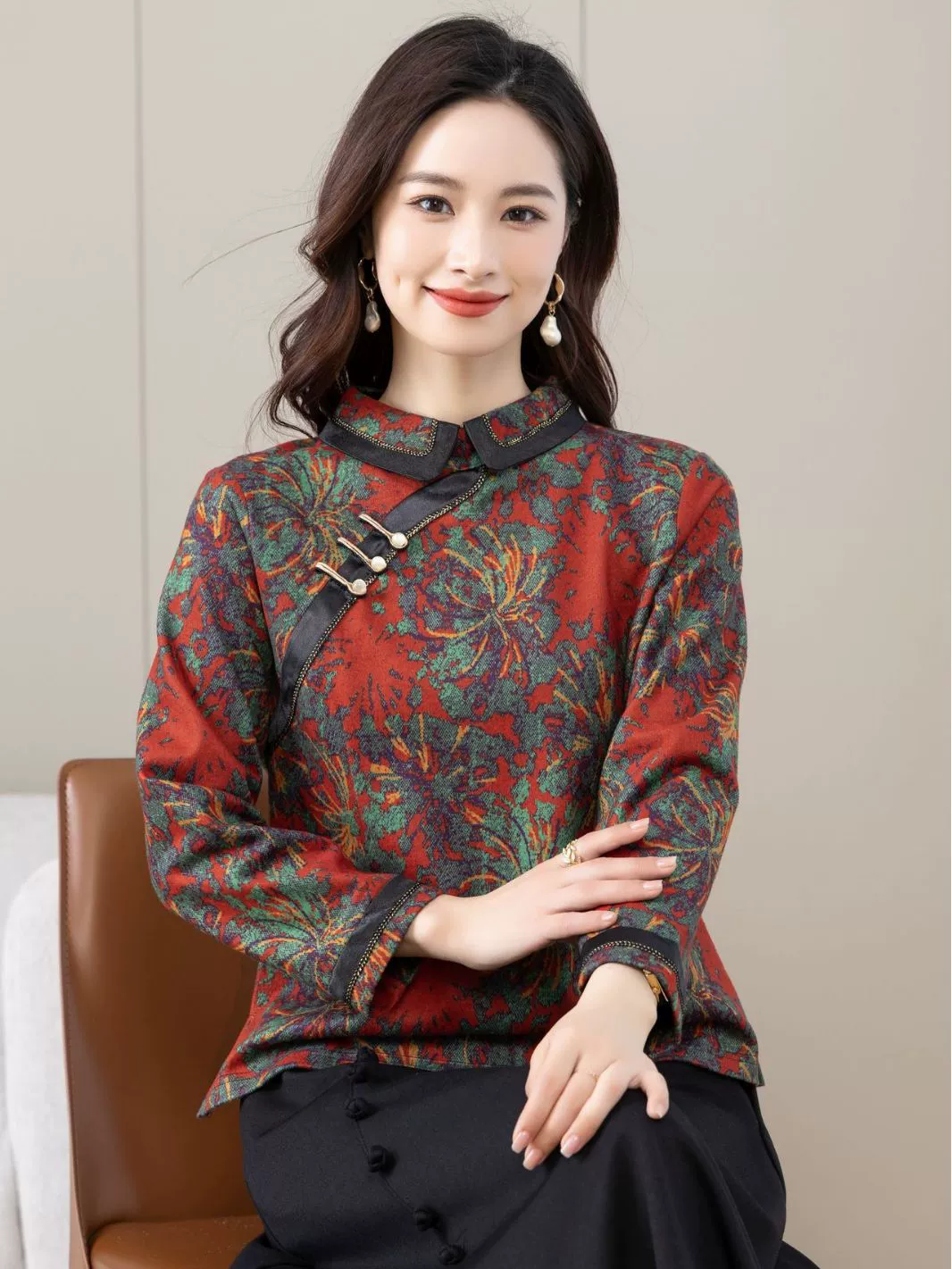 Short retro cheongsam, high collar, Chinese style
