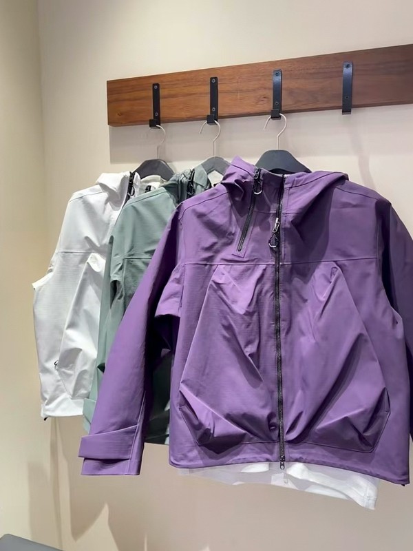 K隆两颗小树冲锋衣户外男女同款登山骑行防风防水外套登山服秋冬|undefined