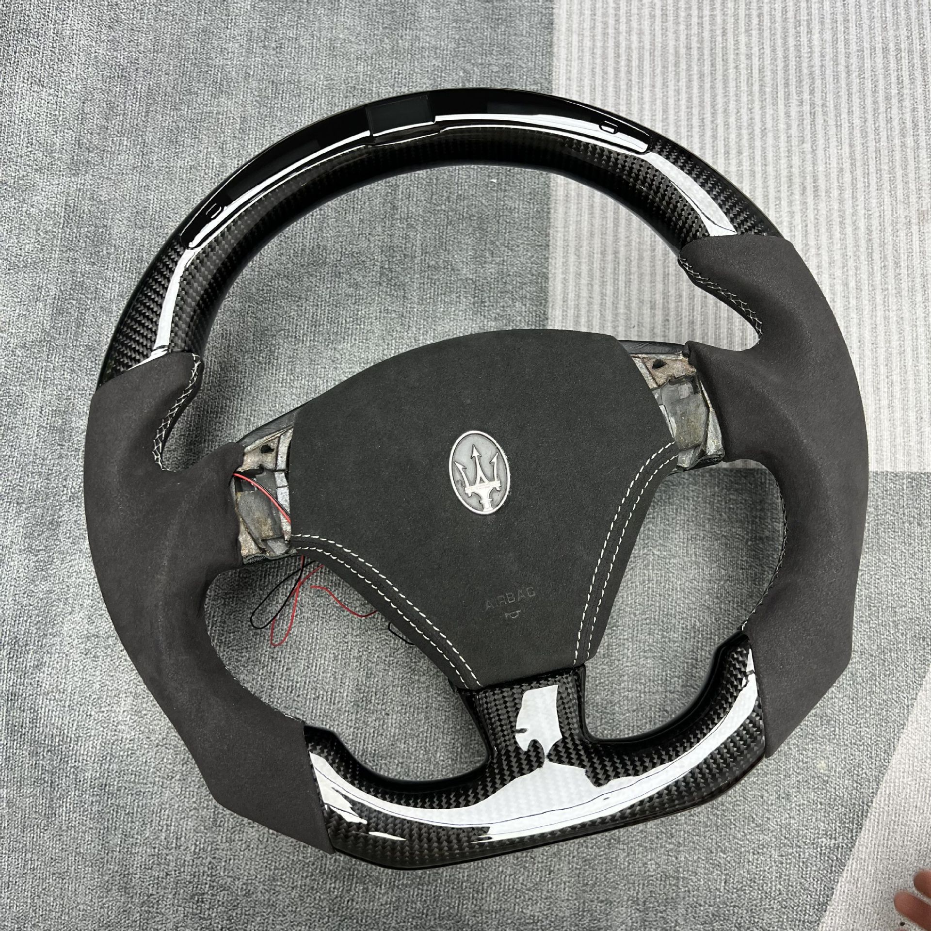 Car Steering Wheel Customization Suitable for Maserati Ghibli Carbon Fiber Flat-Bottom Steering Wheel Modification
