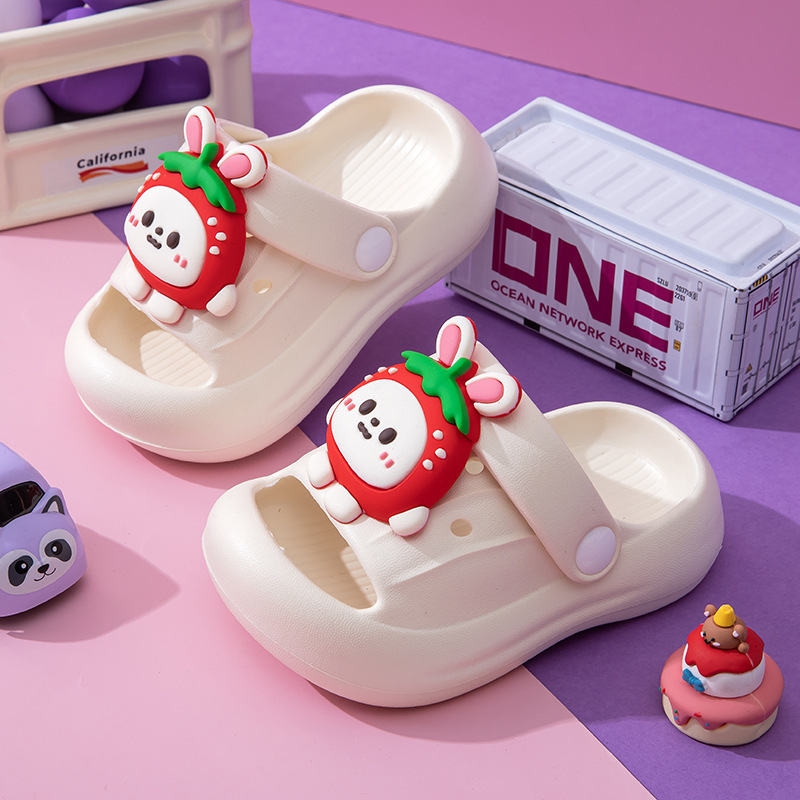 New Cartoon-Style Children's Clogs, Breathable and Non-Stuffy, Eva Soft-Soled Shoes for Home and Outdoor Use, Wholesale Supply