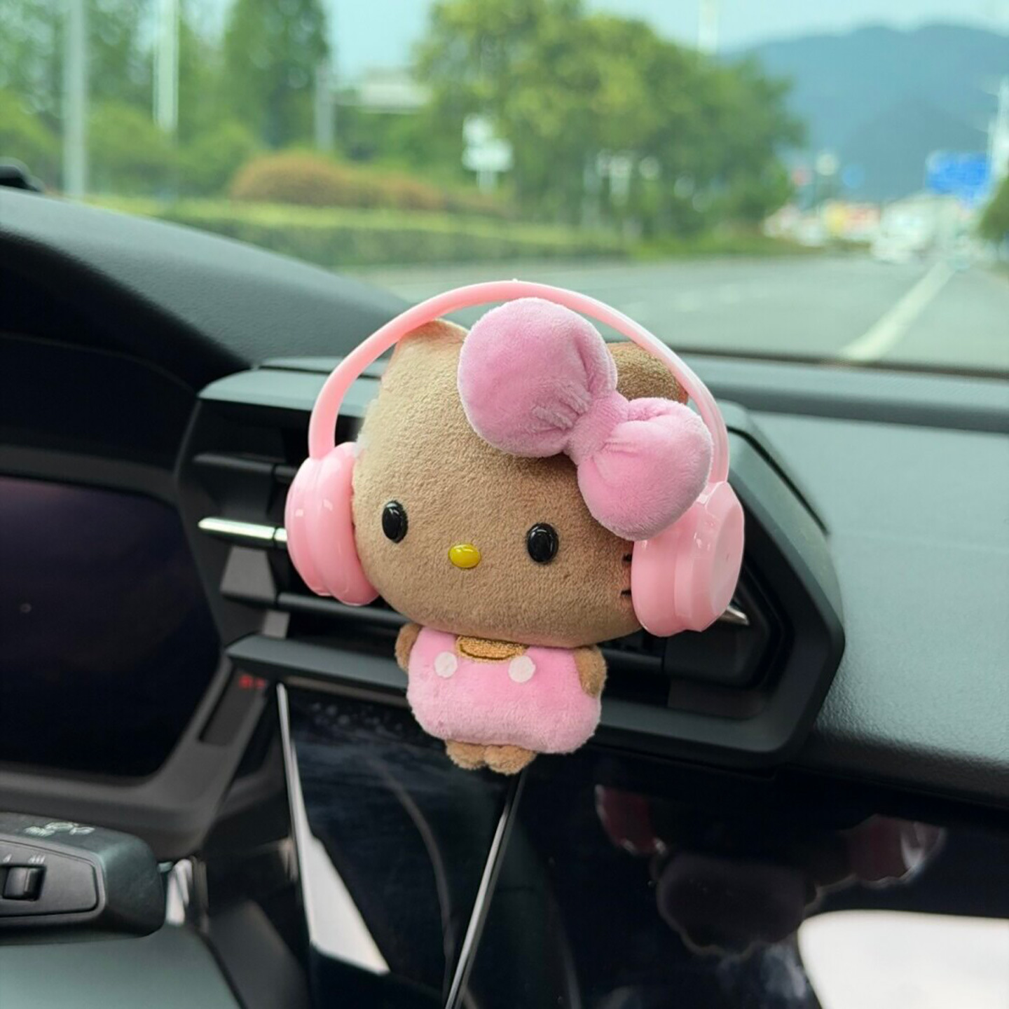 Creative Cat Headphone Car Air Vent Decoration Ornament Car Air Freshener Cute Car Interior New Car Gift for Girls