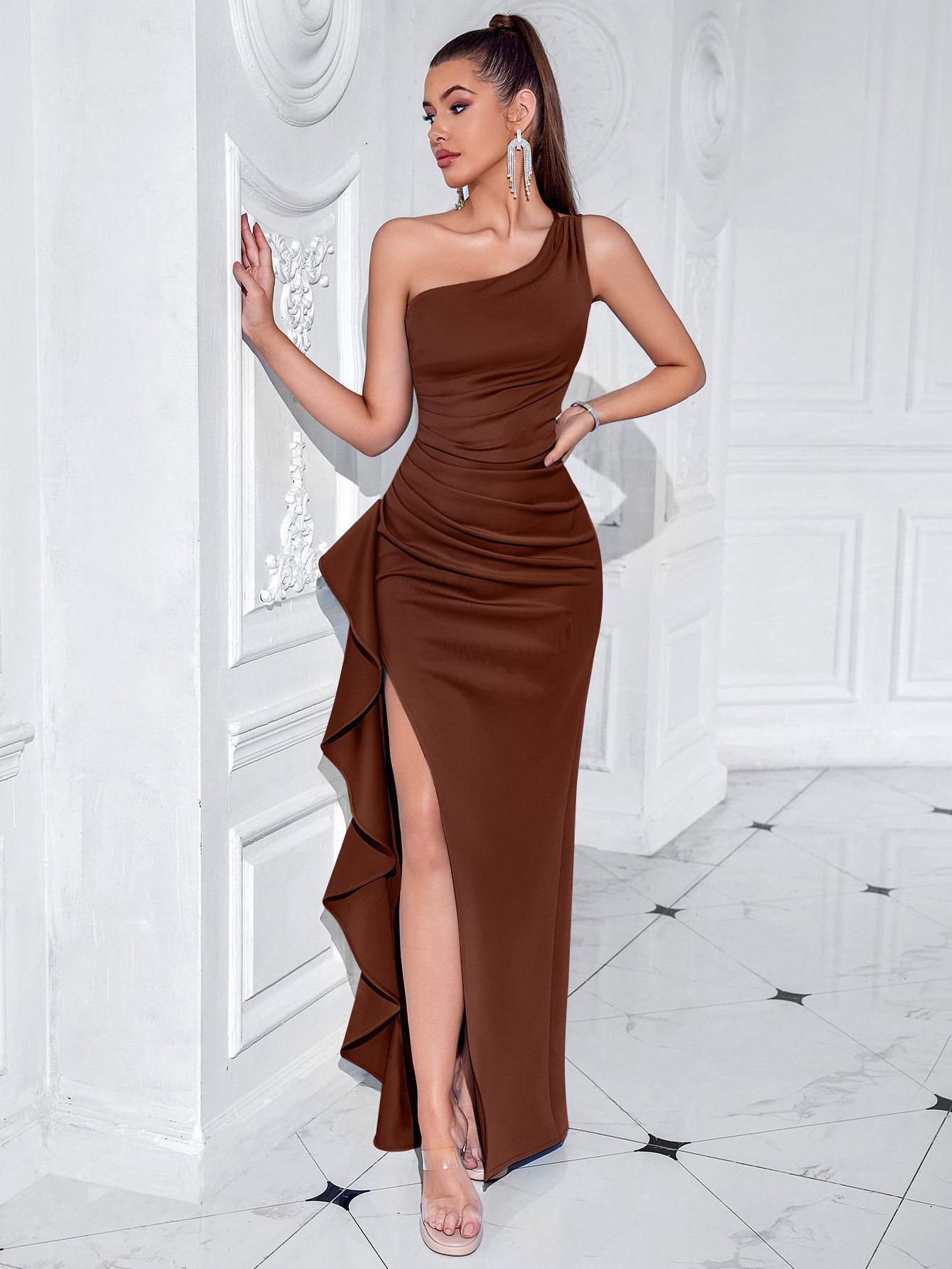 Nuevo vestido de cena sexy europeo y americano transfronterizo, vestido de fiesta delgado con costuras con volantes y caderas abiertas
