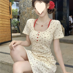 プラスサイズの女性のリゾートスタイル半袖花柄ロングショートスカートファットmm気質夏フレンチウエストドレス1枚