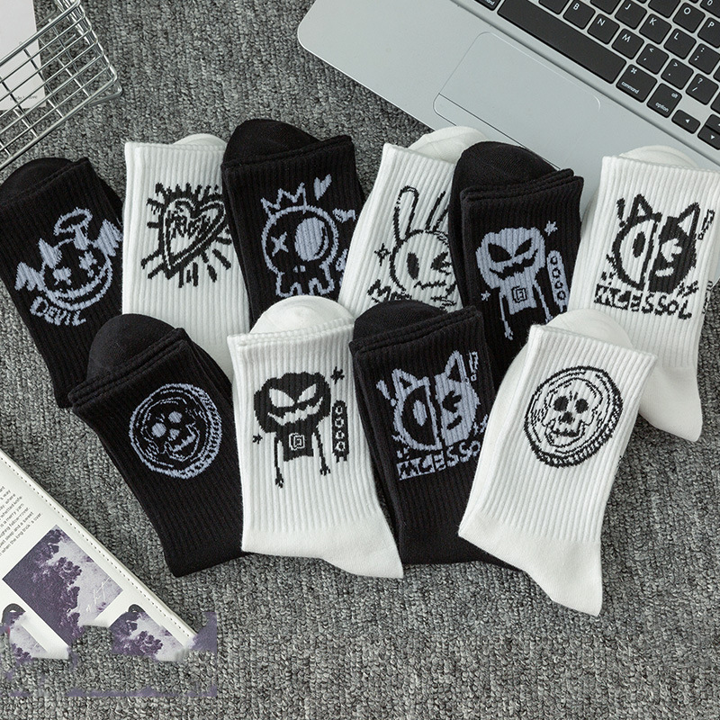Couple plus size Long Barrel Sports Socks Student Basketball Socks for Spring and Summer Black and White Men's Medium Barrel Socks Free Shipping