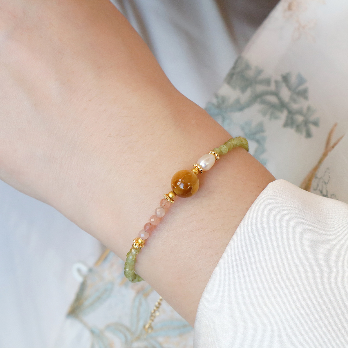 French-style Niche Design Natural Peridot, Golden Rutilated Quartz, Agate Beaded Layered Mix-and-match Simple And_voghion.com