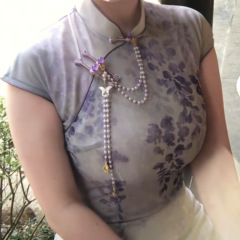 新しい中国式の襟の復古のお茶の服の時代の服装の気質の日常の百合の装飾品の掛け物の高級感のチャイナドレスは飾ります。