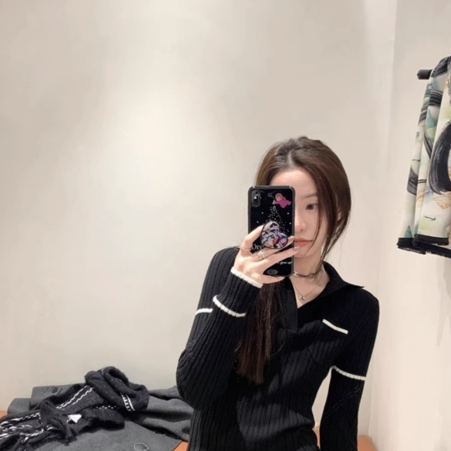 小香风白色polo领正肩长袖针织衫女秋冬修身软糯毛衣内搭打底上衣