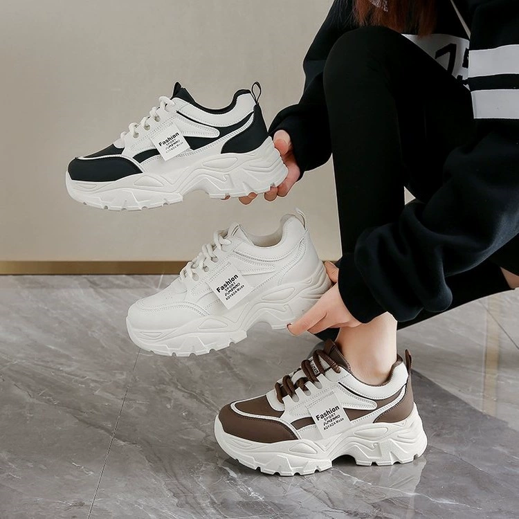 Толстая подошва, увеличенные маленькие белые туфли, женская 8 см, высокая стоимость, папочка обувь, женская весна и осень, 2025 новая дышащая спортивная обувь