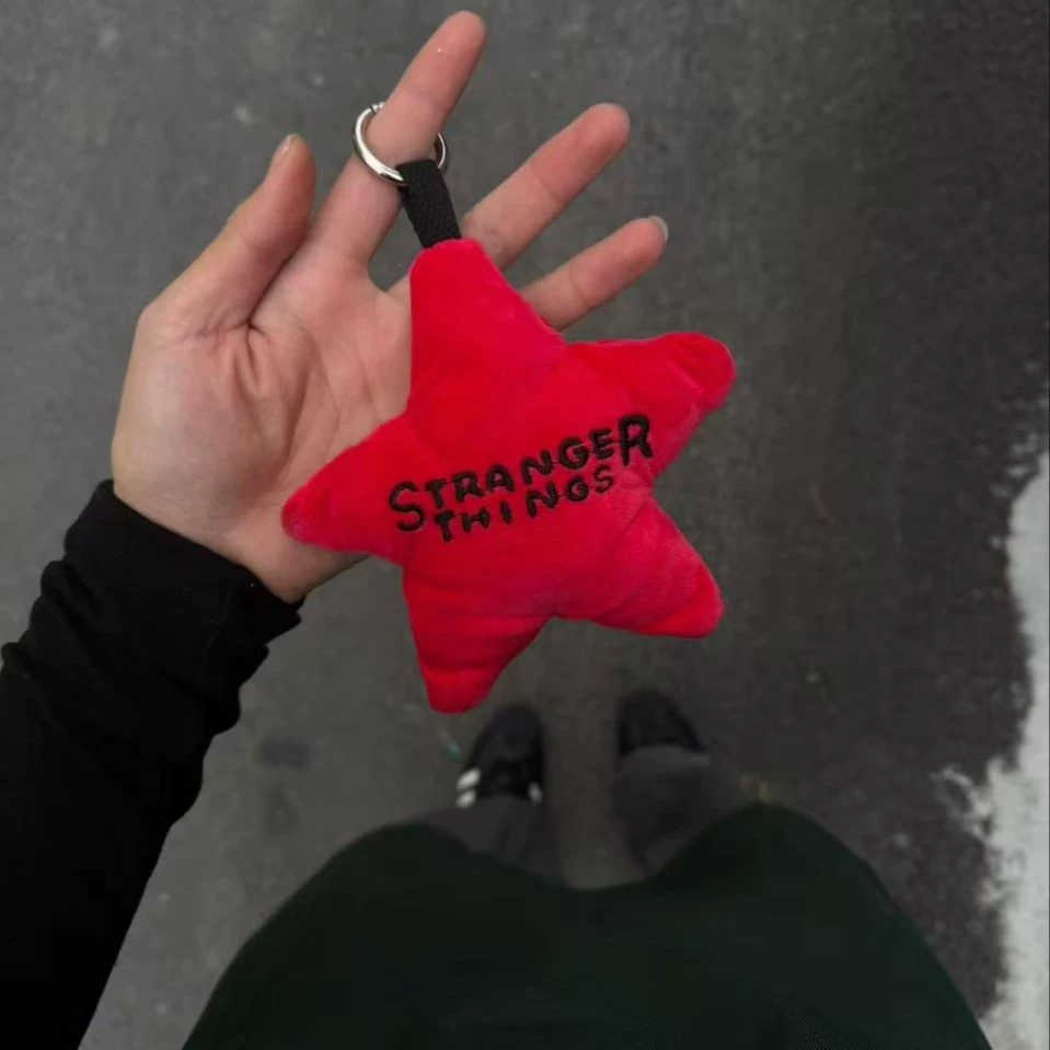 Плюшевая подвеска-брелок (Stranger Things) Демогоргон в виде пирании, вышитая, 13×13 см