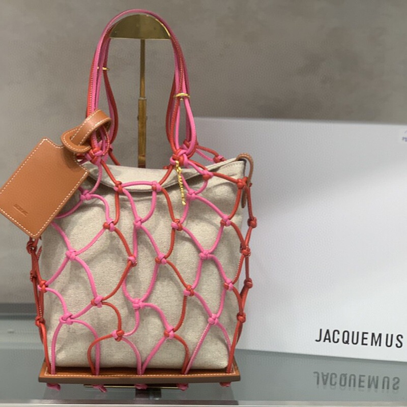 2025 New jacquemus Mesh Bag Hand Carrying Holiday Style Beach Simple Fashion Shoulder Handbag