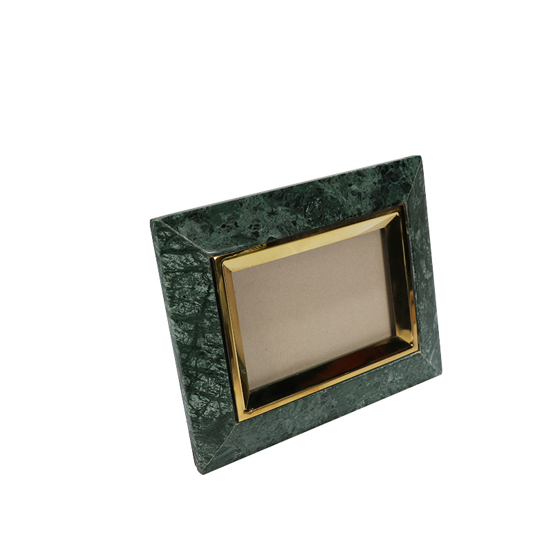 �ִ���Լ��ɫ����ʯ����̨������6��7��Ƶ�ߵ��������Ұڼ�