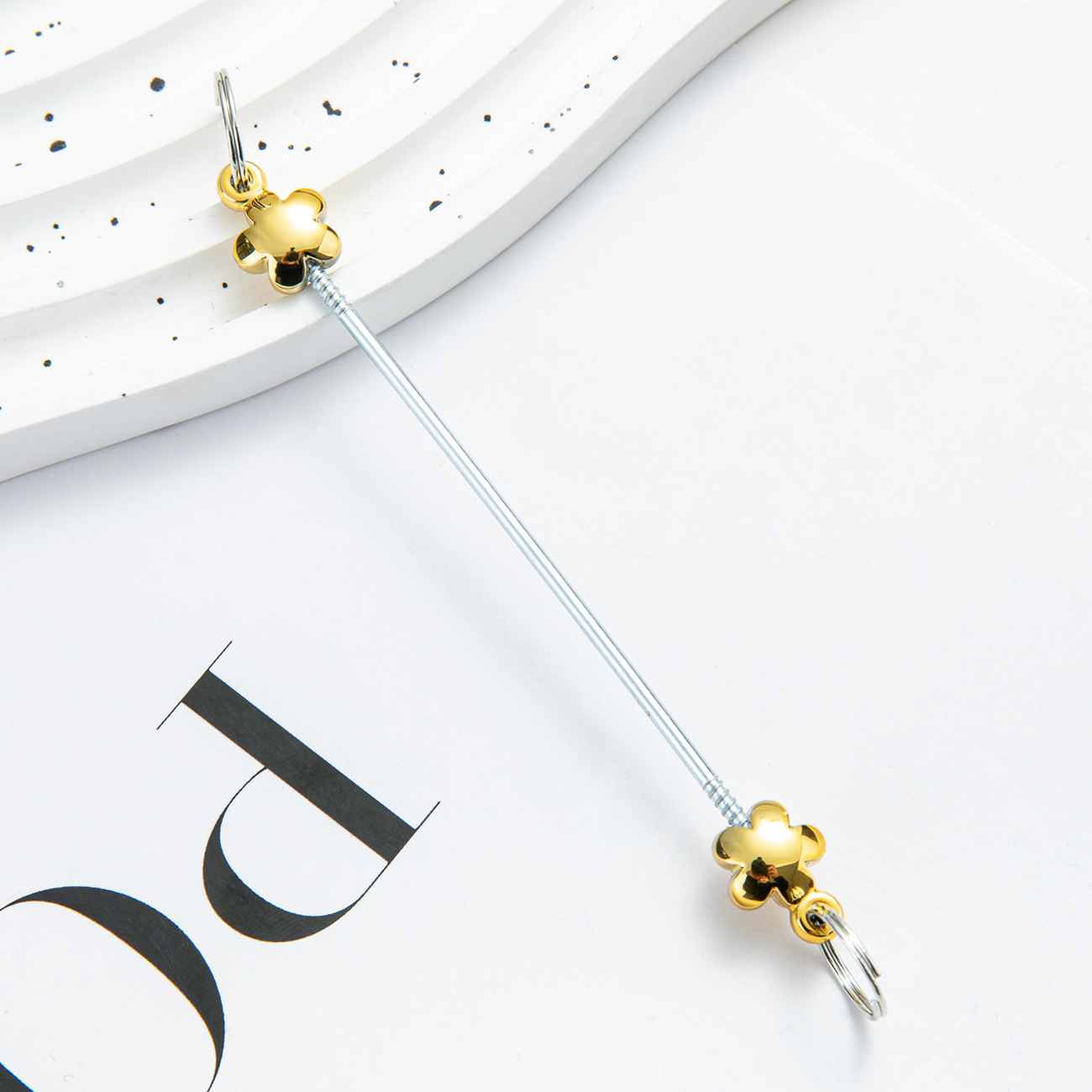 Spot bride love con cuentas accesorios colgantes accesorios de llavero con cuentas creativas accesorios de plástico con cuentas