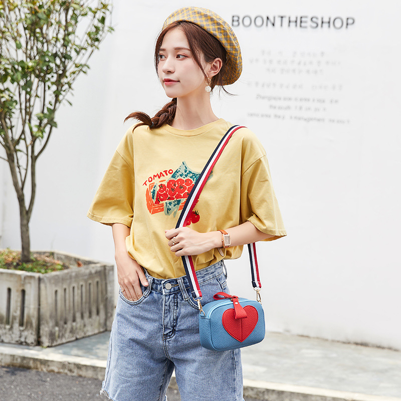 2022 Japón y Corea del Sur nuevos bolsos de mujer bolsos casuales bolsos de hombro bolsos de mochila con cremallera bolsos de teléfono móvil pu bolsos en forma de corazón image 2