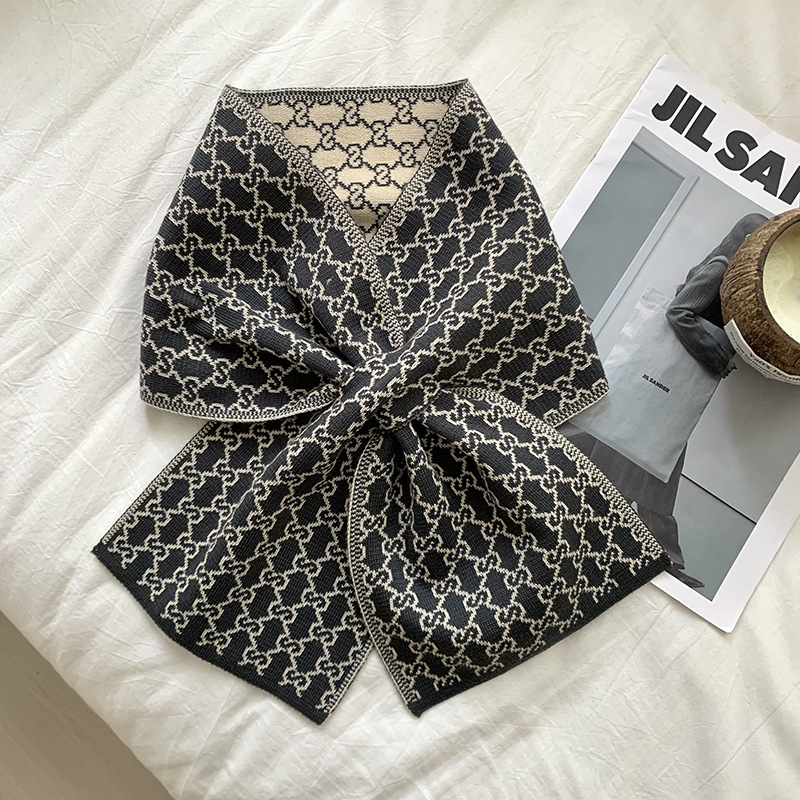 Cuello de invierno caliente nuevo alto estilo de protección de cuello versátil toallas cruzadas letras de marea bufandas de lujo ligeras bufandas de decoración caliente