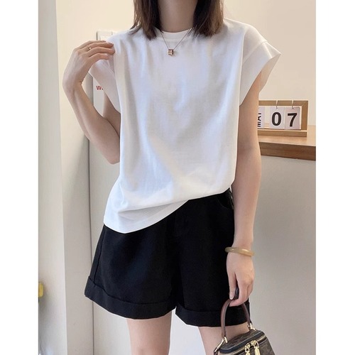 Summer 2025 Trendy and Versatile Women's Sleeveless Backless Top with Design Details, Side Slit to Prevent Exposure, Round Neck T-Shirt