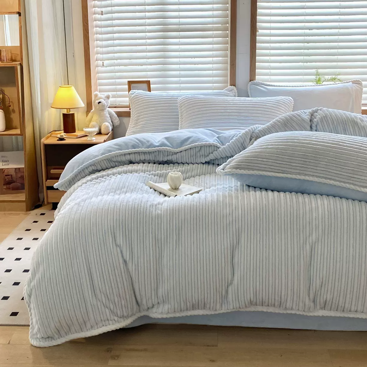 2025新款抽条阳离子提花牛奶绒四件套条纹纯色被套冬季绒四件套