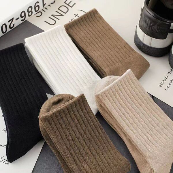 Kuaishou Internet celebrity style pile socks women's fashionable mid-length soft sweat-absorbent breathable deodorant boneless stockings solid color socks