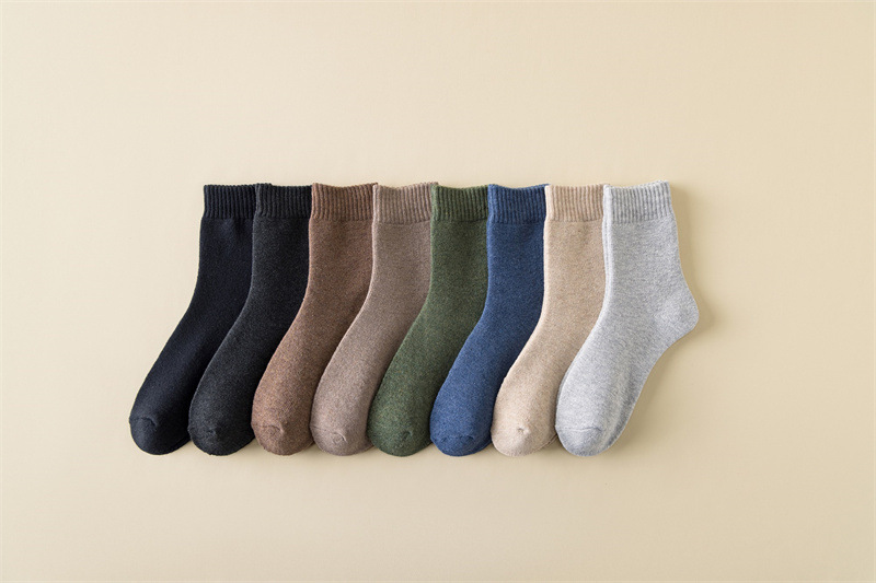 Men's Casual Solid Color Cotton Crew Socks A Pair display picture 1