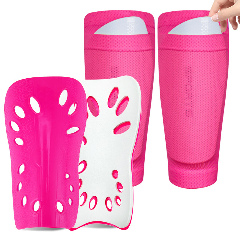 로즈 양말 + 흰 다리 보호대