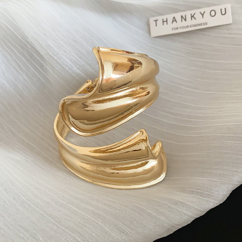 Pulsera de apertura irregular con serpentina, pulsera de personalidad retro europea y americana, brazalete exquisito de alta gama de nicho al por mayor