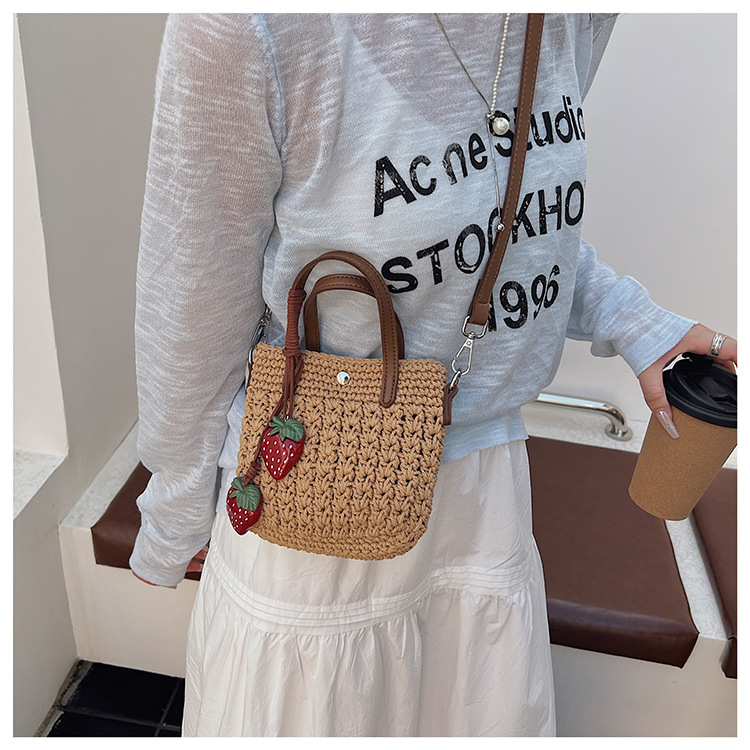 Hand-woven straw bag for women's summer 2025 new style super popular crossbody bag Korean version beach vacation mobile phone bag undefined