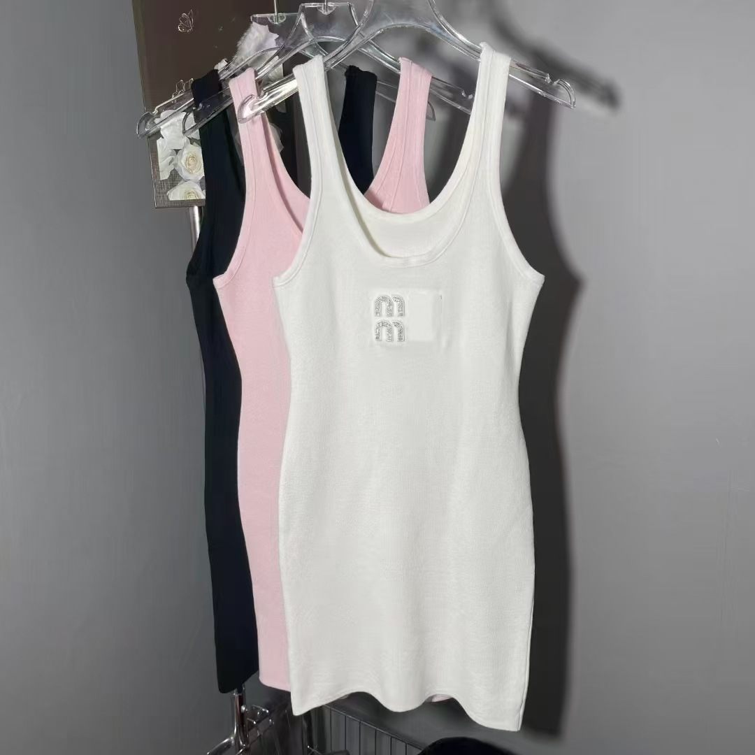 立体浮雕字母刺绣针织背心裙女25夏季欧美气质修身显瘦包臀吊带裙