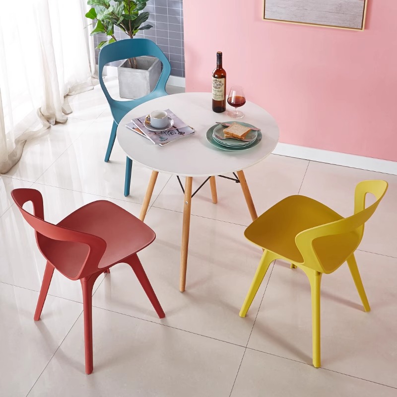 Silla de comedor con respaldo para el hogar, simple y gruesa, taburetes de plástico cómodos para sentarse, sillas de mesa de comedor comerciales nórdicas.