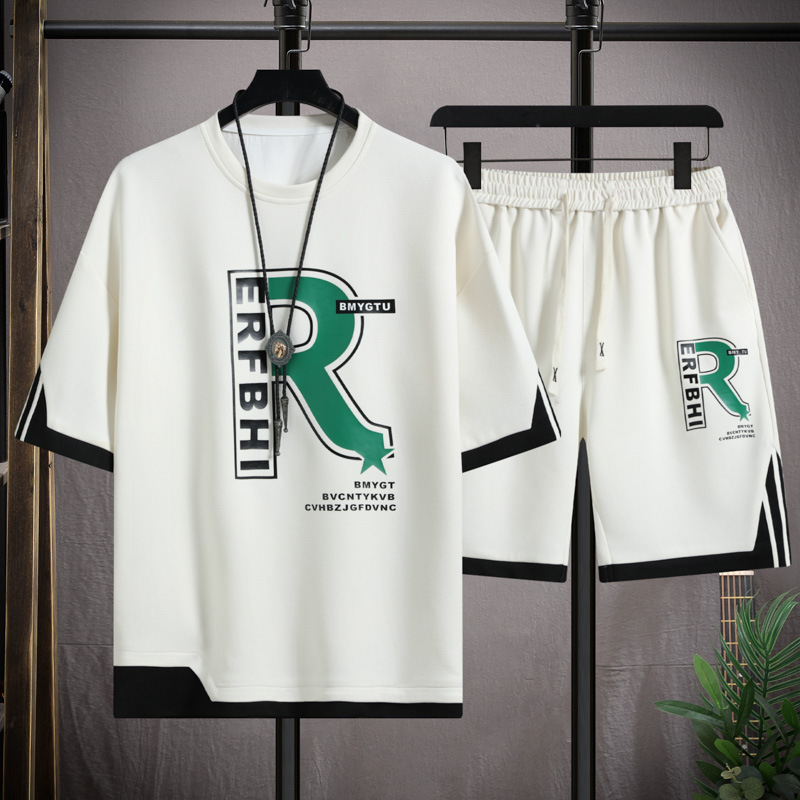 Un conjunto de pantalones cortos de manga corta para hombre con nueva camiseta de seda de hielo para hombre 2024