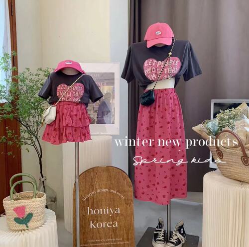 Internet celebrity Korean children's clothing parent-child clothing fashionable hot girl mother-daughter suit old retro love graffiti two-piece top