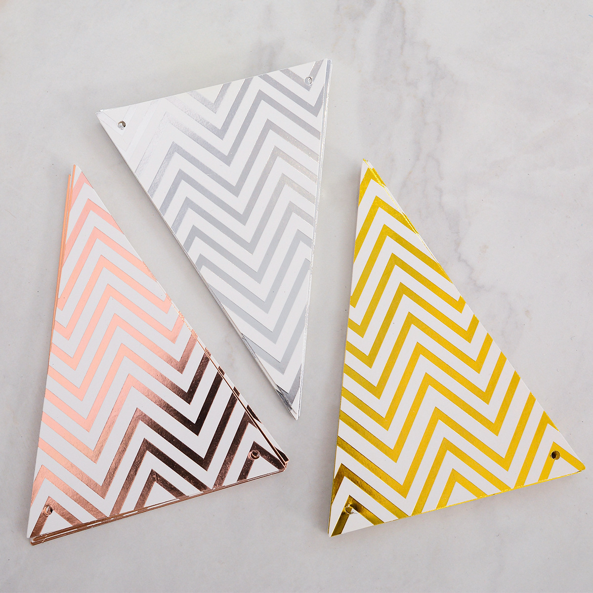 Bandera de triángulo ondulado estampado de oro decoración de cumpleaños banderas festivas decoraciones de fondo accesorios banderas de triángulo