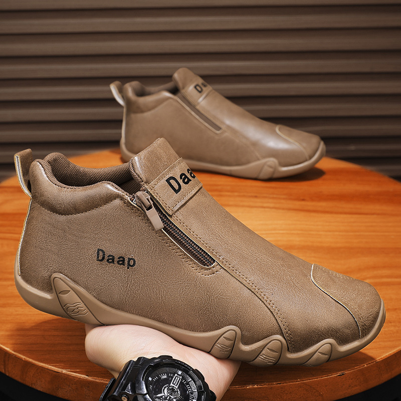 2026 nuevos zapatos de hombre de primavera al por mayor cuero medio para ayudar a los zapatos casuales impermeables y seguros de trabajo cómodos zapatos para hombres